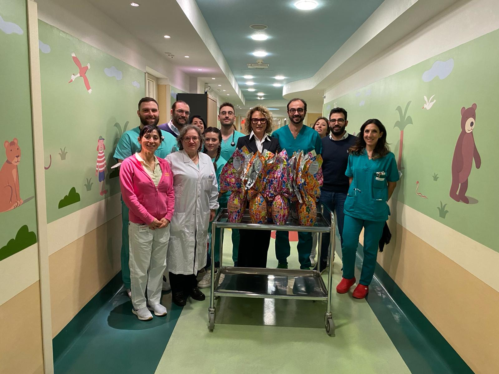 Consegna uova di Pasqua al Pronto Soccorso Pediatrico